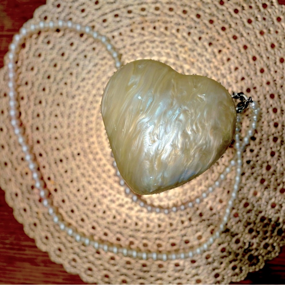 Pearls Purse - Picture 2 of 7